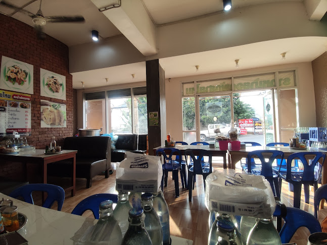 ร้านราดหน้ายอดผักสายไหมคลอง2ธัญบุรี - การบริการอาหารและที่พัก