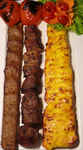 Iranian Buffet - การบริการอาหารและที่พัก