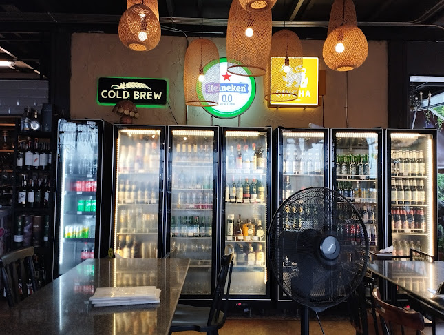 ร้านเนื้อหอม​ ริมมูล​ อุบลราชธานี​ (Nuehom​ Restuarant)​ - การบริการอาหารและที่พัก