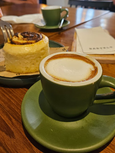 BARTELS Blue Tree - Sourdough Sandwiches & Juicery