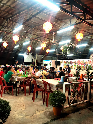 เจ๊หมิว ซีฟู้ด - การบริการอาหารและที่พัก