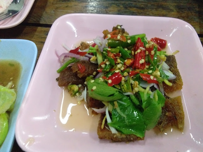 ร้านข้าวต้มป้าพิกุล - อำเภอบางละมุง