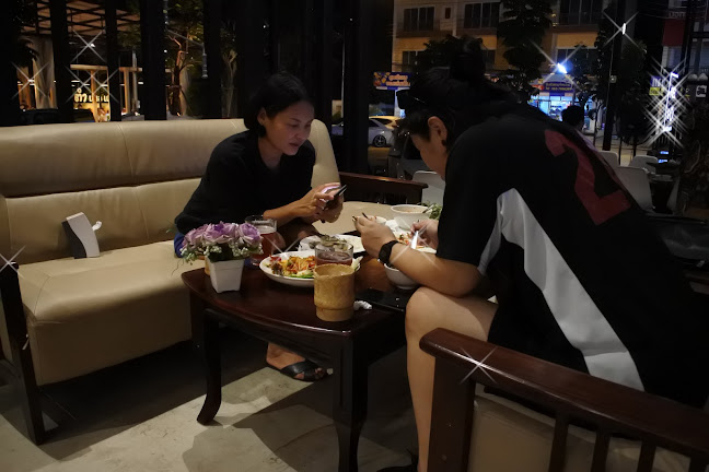 Comentarii opinii despre Field Good @ วัน ยัง ค่ำ