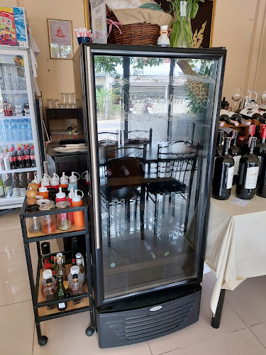 Hug Restaurant - การบริการอาหารและที่พัก