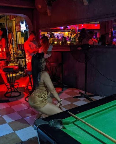 Opinii despre Rolling Live Bar4 Soi7 Pattaya în อำเภอบางละมุง - การบริการอาหารและที่พัก