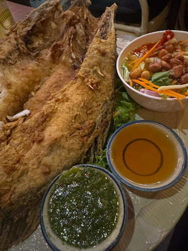 สามไบเถา คาเฟ่ แอนด์ บิสโตร - อำเภอเมืองนครสวรรค์