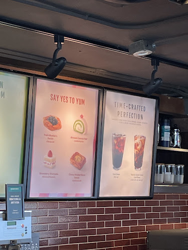 หมู่ที่ 9 225 ถนนเลียบชายหาด อำเภอบางละมุง ชลบุรี 20150