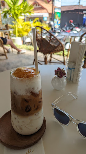 Crème Café Phuket - อำเภอเมืองภูเก็ต