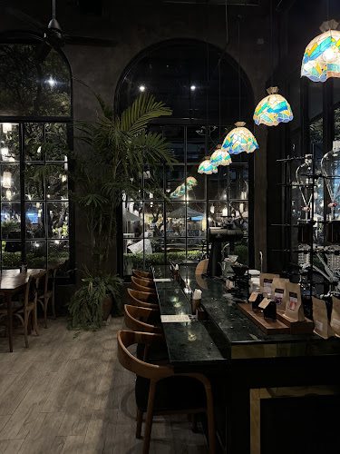 Hern Coffee and Bistro - การบริการอาหารและที่พัก