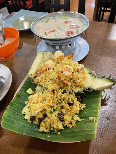 Opinii despre Tom Yum Restaurant în อำเภอเมืองภูเก็ต - การบริการอาหารและที่พัก