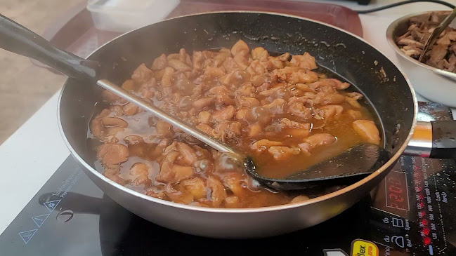 ตลาดสดพลาซ่า 3 - การบริการอาหารและที่พัก