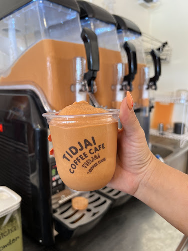 Tidjai coffee Cafe (สาขา2 ร้านสีส้ม) - การบริการอาหารและที่พัก