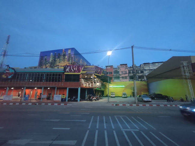 Tony's Pub And Restaurant Pattaya - การบริการอาหารและที่พัก