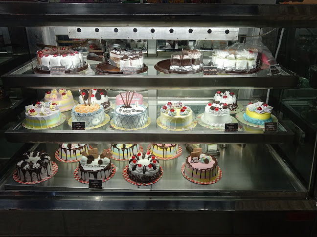 A CAKE (อ่ะ..เค้ก)-เค้กวันเกิด - การบริการอาหารและที่พัก