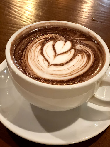 Opinii despre Midori Coffee Roastery în อำเภอเมืองร้อยเอ็ด - การบริการอาหารและที่พัก