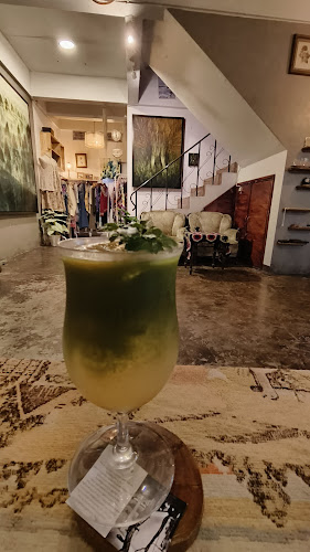 อิงอาศัย - การบริการอาหารและที่พัก