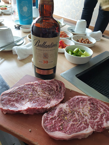 ฮังมี กัลบี - การบริการอาหารและที่พัก