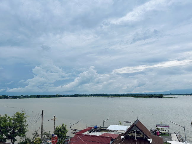 Pheun Rooftop View - การบริการอาหารและที่พัก
