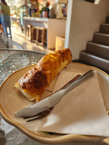 Summer lang-naam-glaang - การบริการอาหารและที่พัก