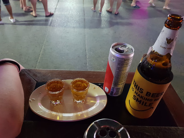 Opinii despre Black Horse Bar în อำเภอกะทู้ - การบริการอาหารและที่พัก