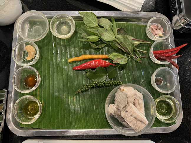 96 ถ. กระบี่ ตำบลตลาดเหนือ อำเภอเมืองภูเก็ต ภูเก็ต 83000