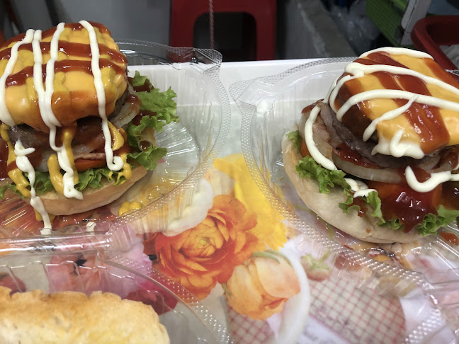 Joy’s Best Burgers and Kabobs - การบริการอาหารและที่พัก