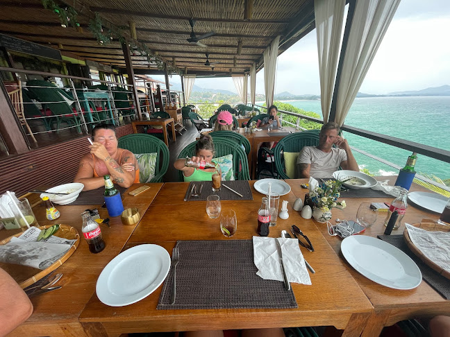 Opinii despre Dr Frogs Bar & Grill în อำเภอเกาะสมุย - การบริการอาหารและที่พัก