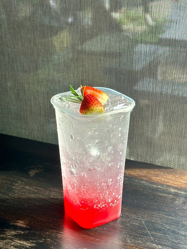 Givemecoffee - การบริการอาหารและที่พัก