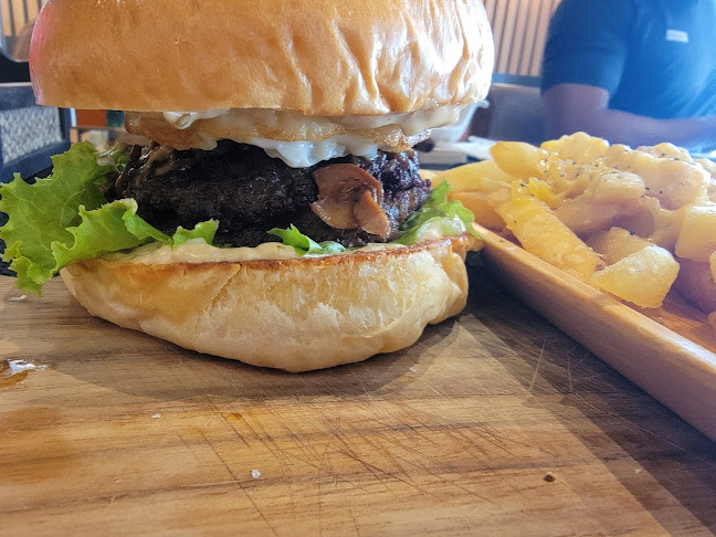 Comentarii opinii despre Burger Saloon