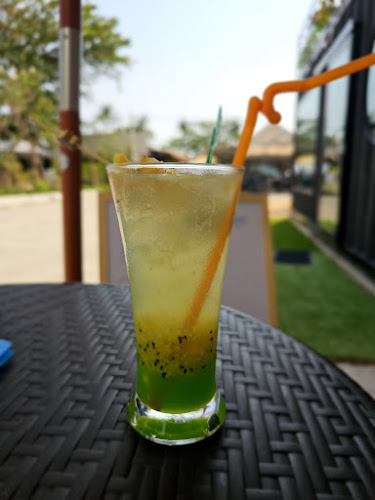 Liqueur Jomtien Beach - การบริการอาหารและที่พัก