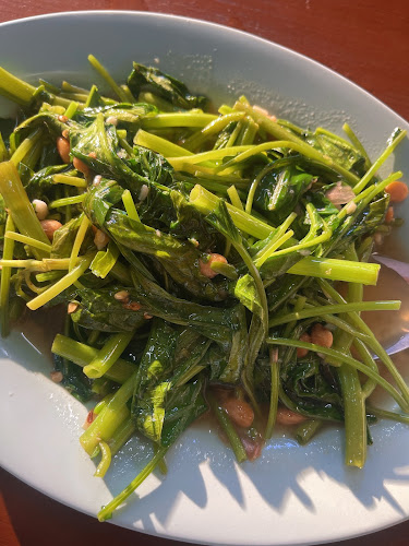 ข้าวต้มปักนั้ง 60 ปี - การบริการอาหารและที่พัก