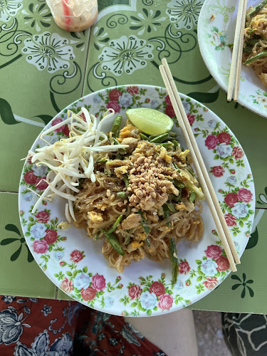 Ban Kluai - Left green foodstall