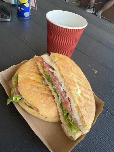 Dolci & Delizie 113 ถนน ปฏัก ตำบล กะรน อำเภอเมืองภูเก็ต ภูเก็ต 83100