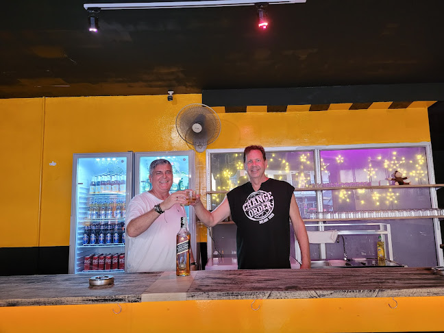 Opinii despre Mad Monkey Bar în อำเภอกะทู้ - การบริการอาหารและที่พัก