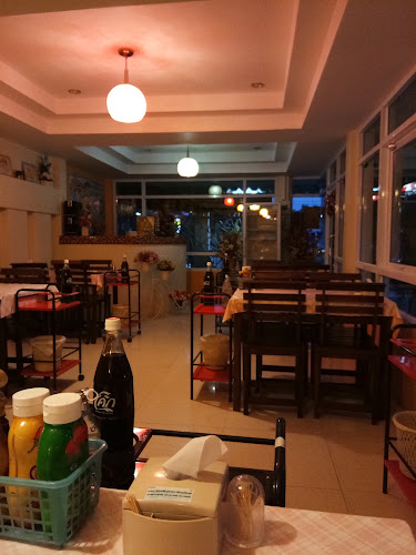 ร้านเฮือนไม้สเต็กอุบลราชธานี - การบริการอาหารและที่พัก