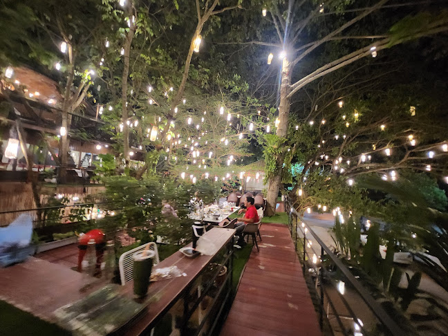 Opinii despre Alive Cheewit Cheewa în อำเภอหาดใหญ่ - การบริการอาหารและที่พัก