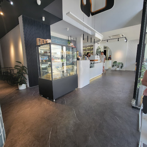 ภูวไนยเบเกอรี่ - การบริการอาหารและที่พัก