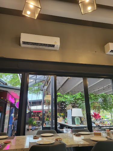 Tree cafe - การบริการอาหารและที่พัก