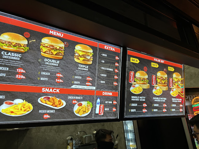 Burger House Old Town - การบริการอาหารและที่พัก