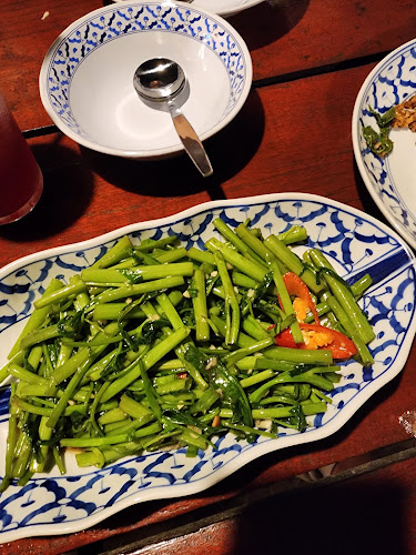 Opinii despre No.6 Restaurant Up The Hill în อำเภอกะทู้ - การบริการอาหารและที่พัก