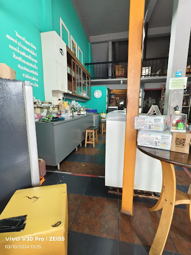 ไอศกรีมกะทิสดแม่เล็ก - การบริการอาหารและที่พัก