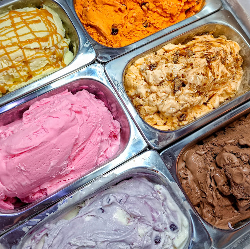 THAI SCREAM! DINER - Fusion Food, Ice Cream & Desserts 🇹🇭😝