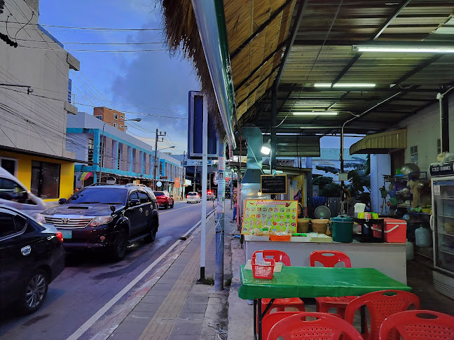 ร้านหอมมะนาว HomManaw ส้มตำแซ่บนัว(ร้านเดิม) - การบริการอาหารและที่พัก