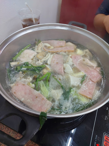 สุกี้​ พลาซ่า​ - การบริการอาหารและที่พัก