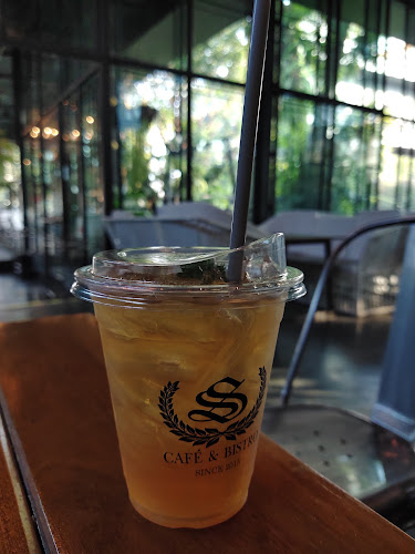S Cafe & Bistro