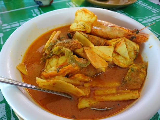 โกซ้ง ฅนโบราณ - หลังหลาด - การบริการอาหารและที่พัก