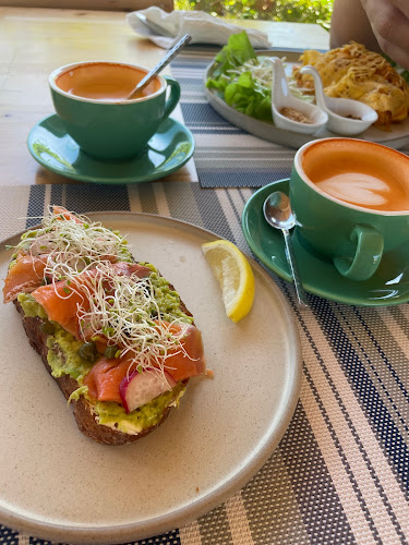 Comentarii opinii despre Coco's Nai Harn Cafe