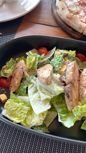 Uncle Toma's by Bakeology - การบริการอาหารและที่พัก