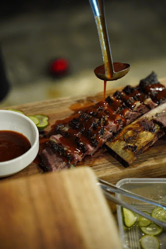 Riburs BBQ - การบริการอาหารและที่พัก