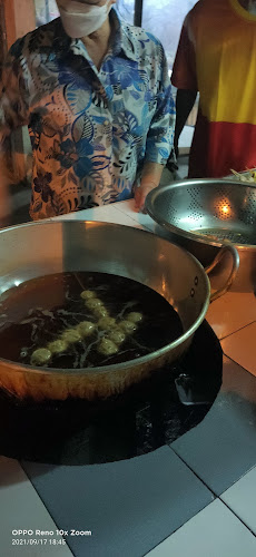 ร้านบอยลูกชิ้นทอด - เมือง